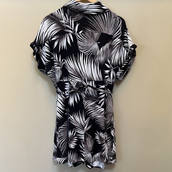 Torrid Rayon Slub Button Front Collared Short Sleeve Belted Tropical Dress Sz 1 - Picture 2 of 10